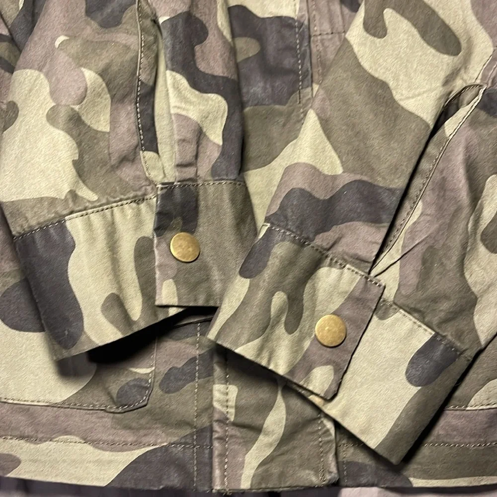 Green camouflage online jacket, size medium - Picture 7 of 8